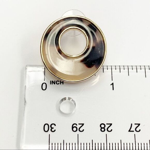 Geometric Metal Paved Acetate Round Stud Earrings - Picture 3 of 6